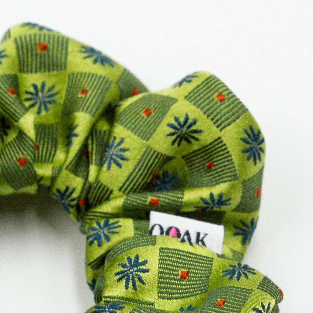 Scrunchie Ziggy Candy Cane