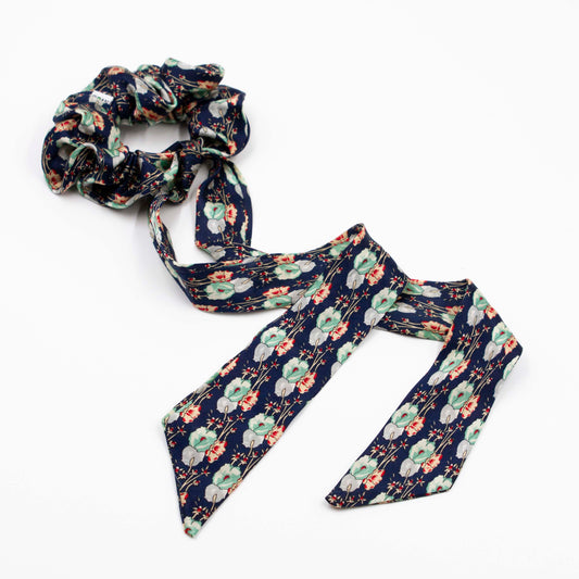 Scrunchie with ribbon Happy Victorius
