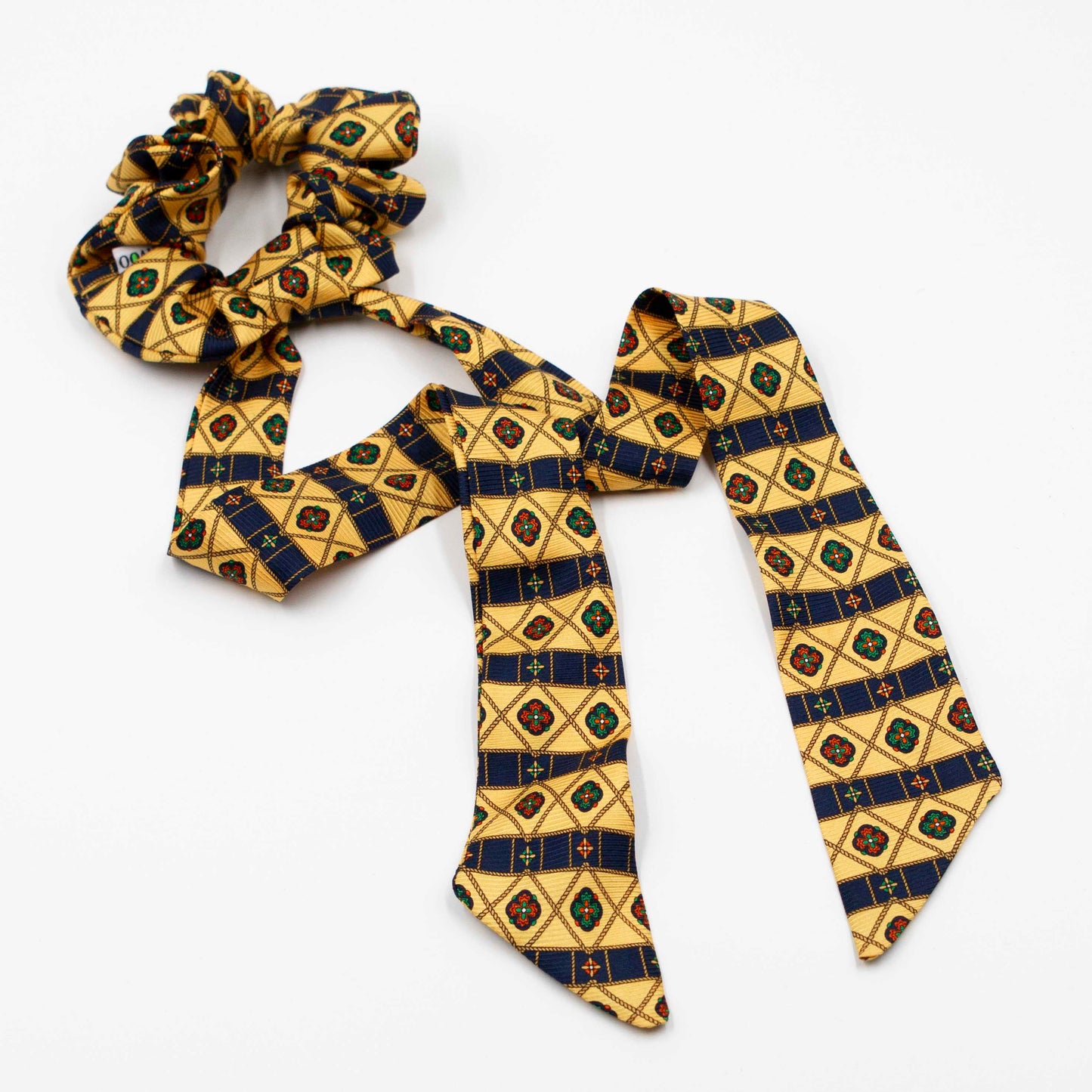 Scrunchie with ribbon Happy Victorius