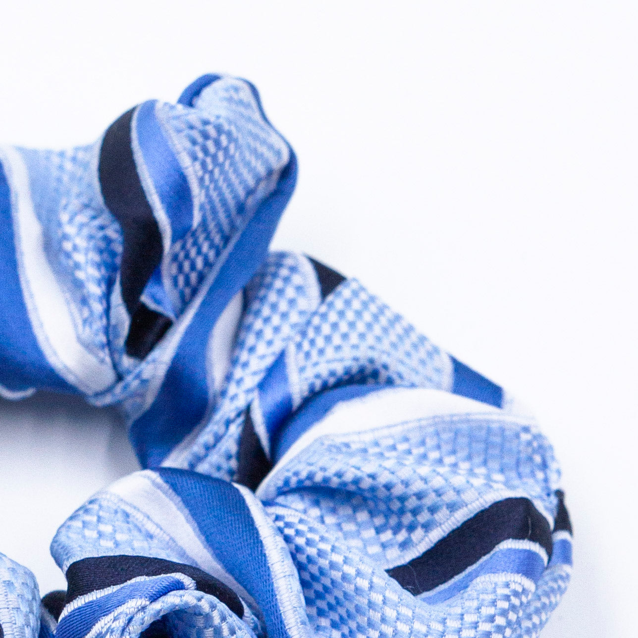 Scrunchie Ziggy Candy Cane
