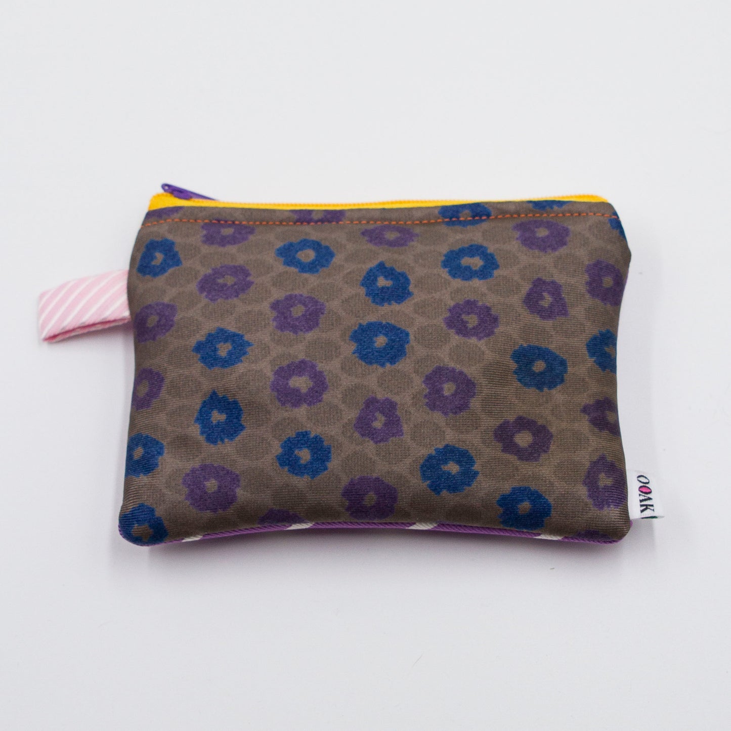 Pat Patchwork – Zippered Wallet