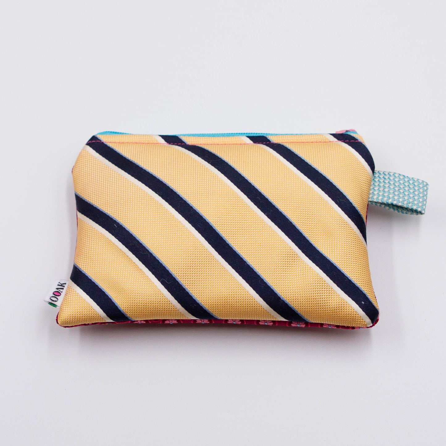 Pat Patchwork – Zippered Wallet