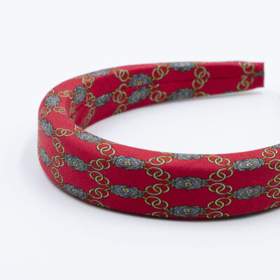rode puffy diadeem haarband handgemaakt van een stropdas